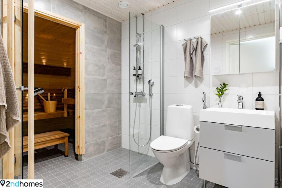 "Kanava" - New 1Br Apartment With Sauna, Balcony & Views, Hosted By 2Ndhomes Tampere Bagian luar foto